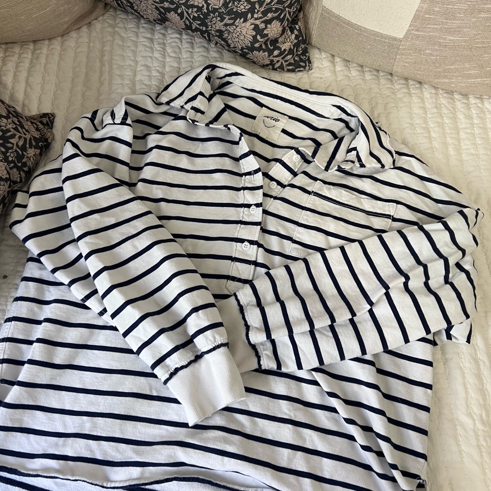 Aerie White and Navy Striped Shirt